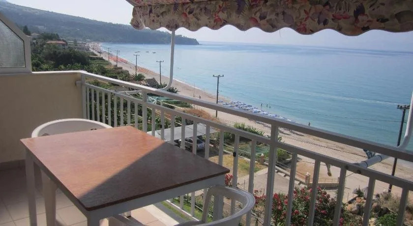 Rosas Beach Studios