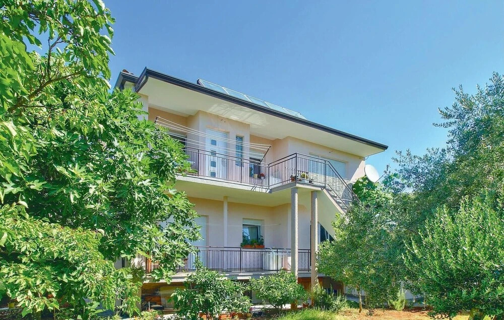 Awesome Home in Umag With Wifi and 2 Bedrooms