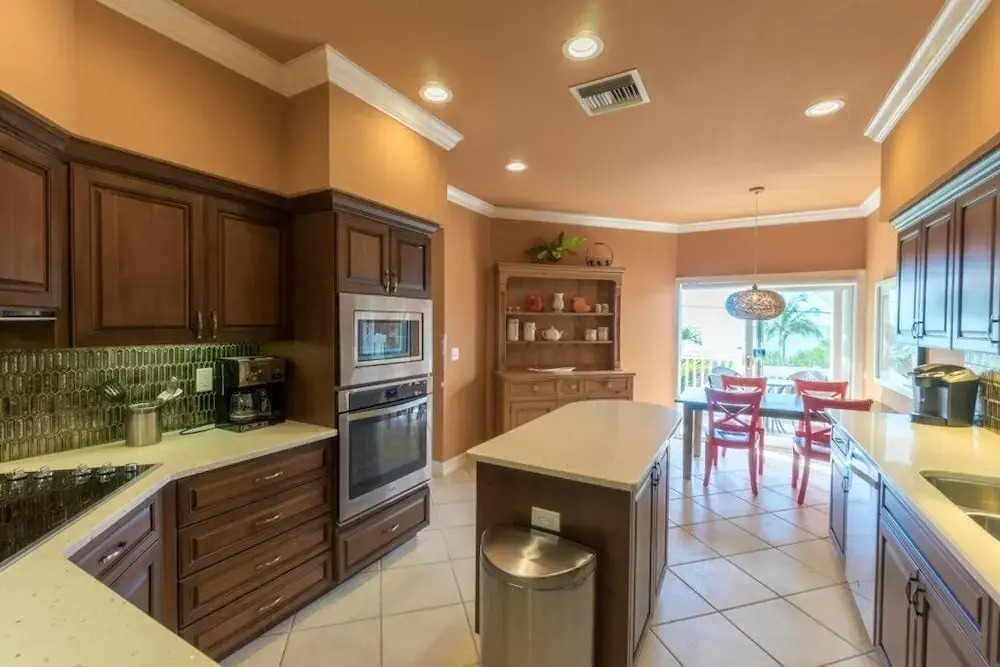 Donax 3 Bedroom Condo by RedAwning