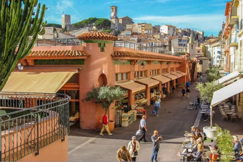 Central location 3 bedrooms - 1mn Croisette - 5mn Palais
