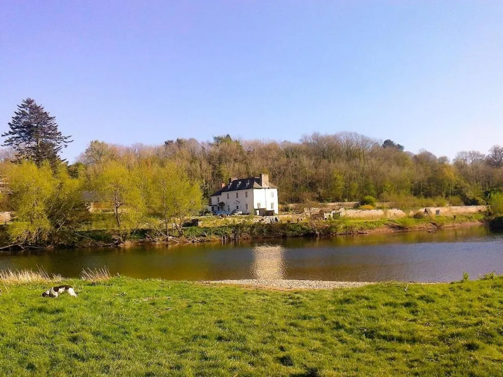 Aberllynfi Riverside Guest House