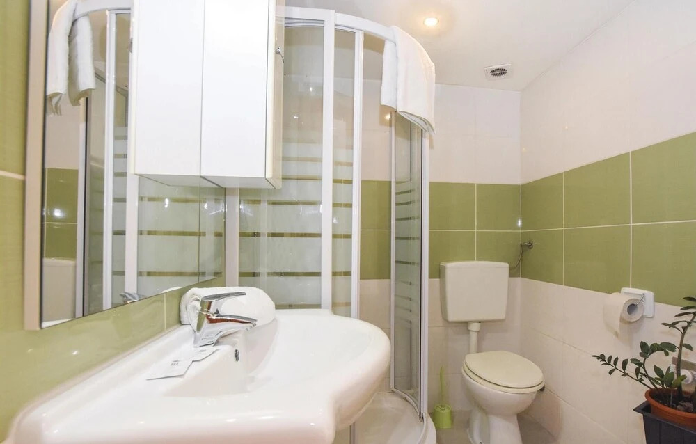 Nice Home In Kastel Gomilica With Sauna