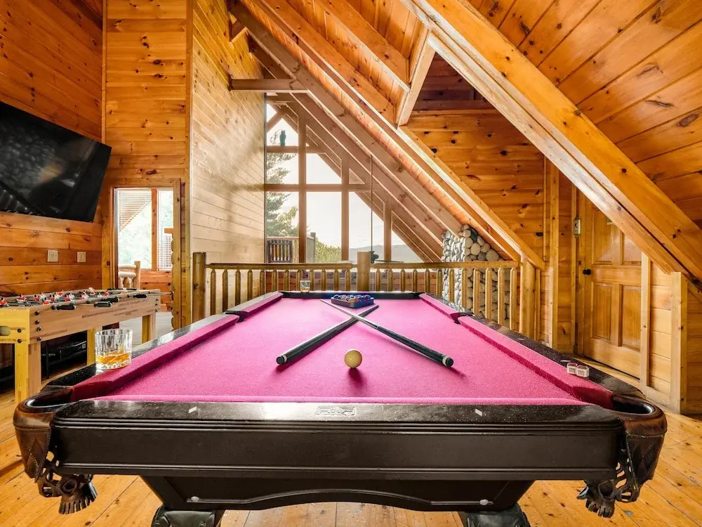 Cades Cove by Avantstay Treetop Haven in Smokey Mountains w/ Hot Tub, Game Room & Home Theatre