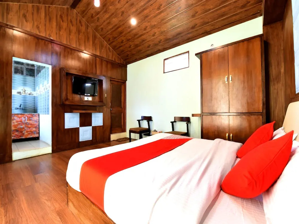 OYO 13364 Home Scenic View Cottage Naggar Road