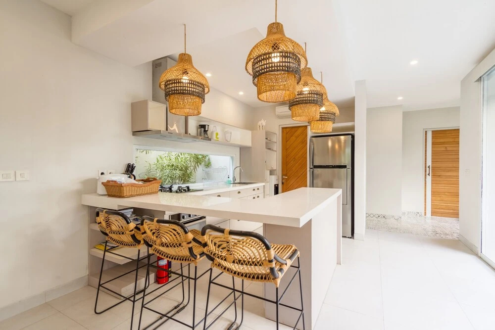 Villa Nestor - New Contemporary 3bd villa next to the Beach