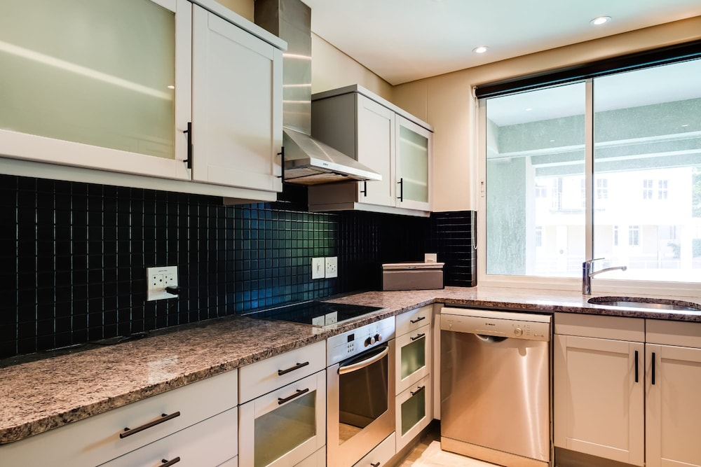 Beautiful Apartment at the Waterfront Marina Altmore 001