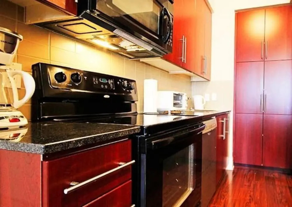 Red Maple Suites Mississauga
