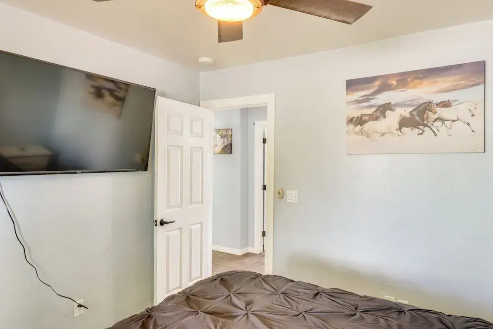 Private Hot Tub: Show Low Home 3 Mi to Lake