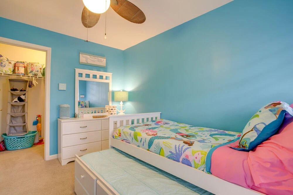 Shuttle to Beach: Millville Townhome w/ Porch