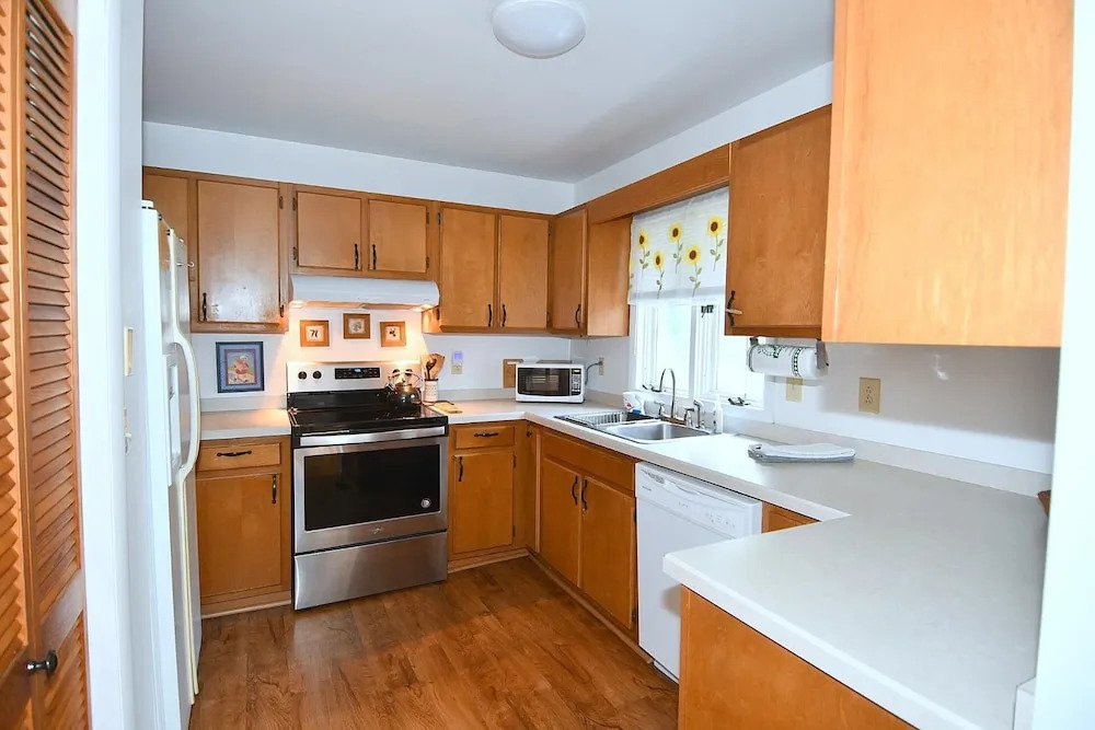 Serendipity - Large 5BR With a Hot Tub