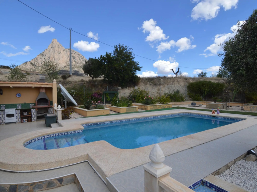 Finestrat Villa with Views