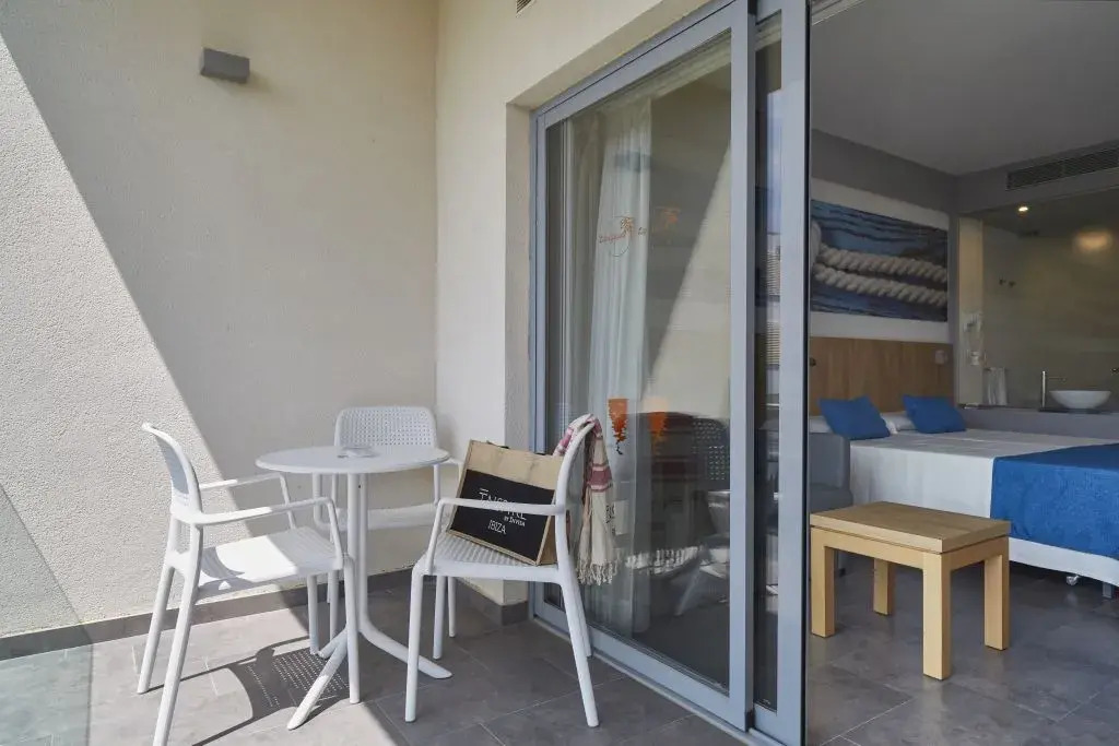 Invisa Aparthotel Casa Luis