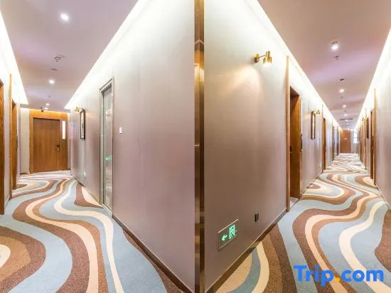 James Joyce Coffetel Hotel (Chaoyang High-speed Railway Station Qingnian Road Subway Station)
