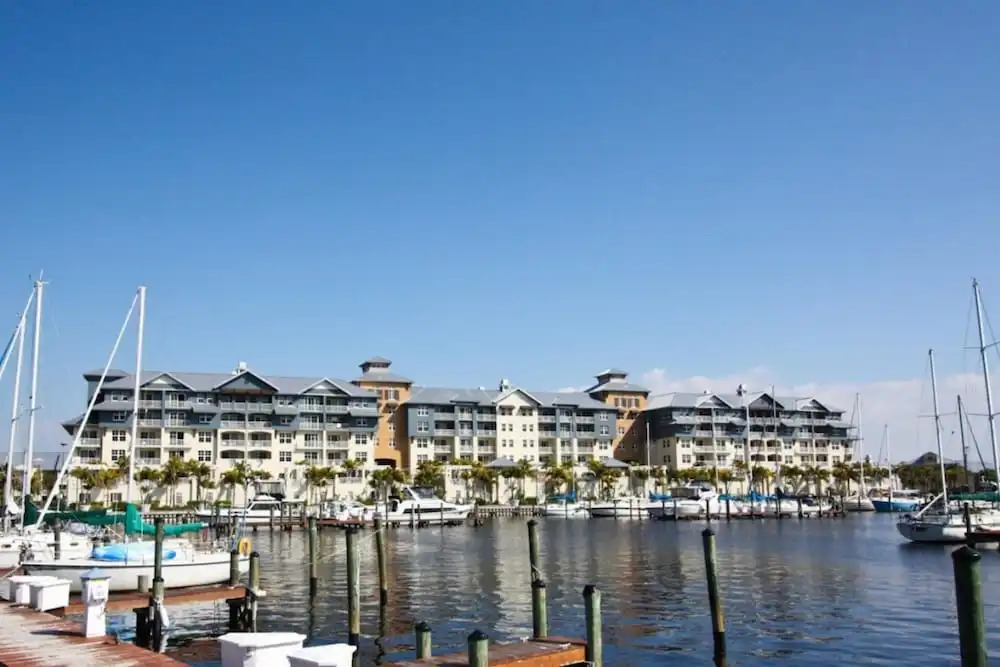 555 Little Harbor