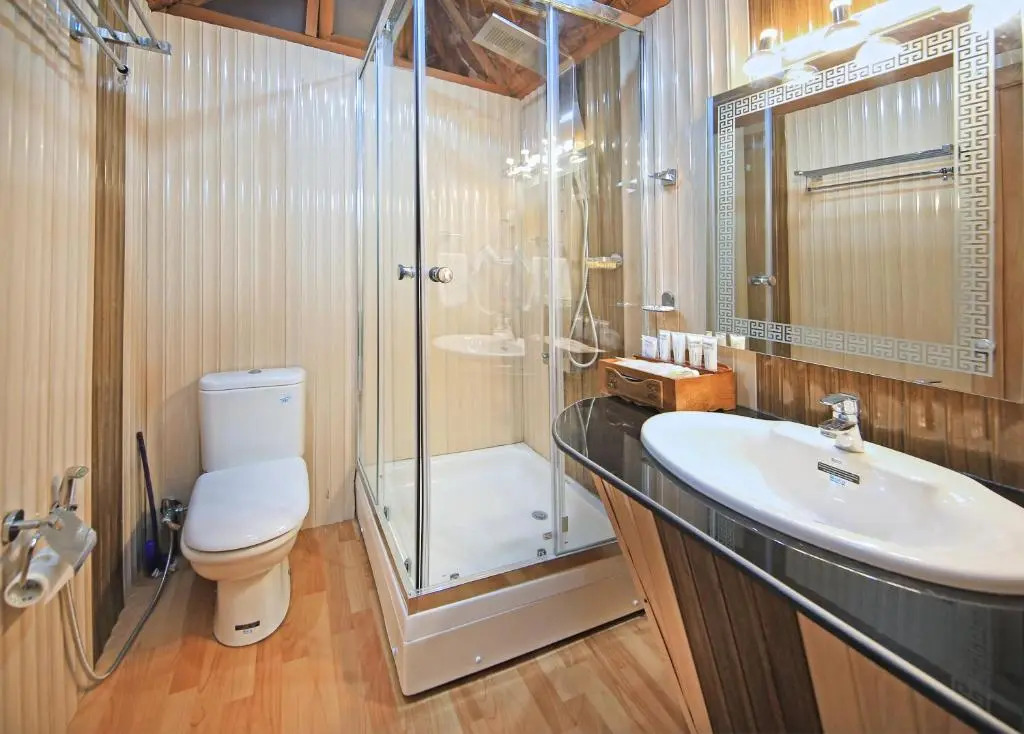 Kolu Group Of Houseboats