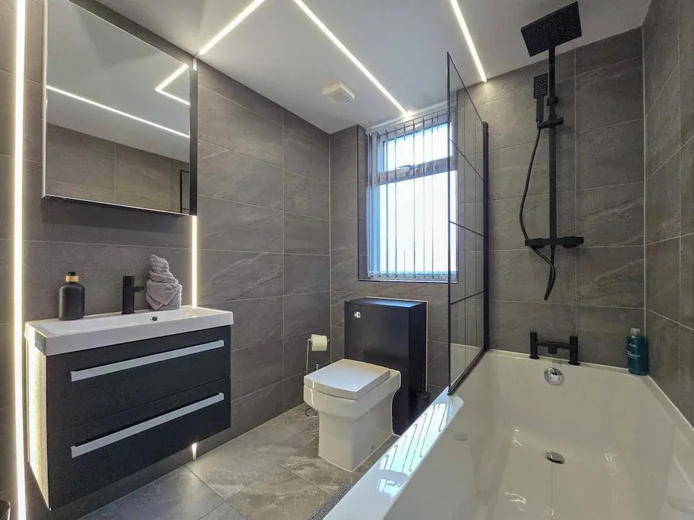 Blackpool Bliss - Spacious 4-bed Apartment