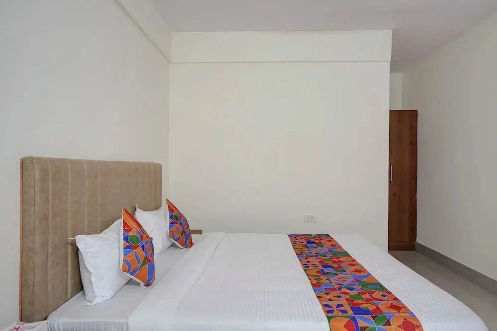 Fabhotel Sri Aditya Inn