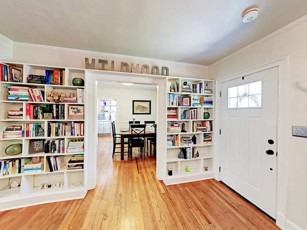 1909 Wildwood Ave Home 3 Bedrooms 2 Bathrooms Home