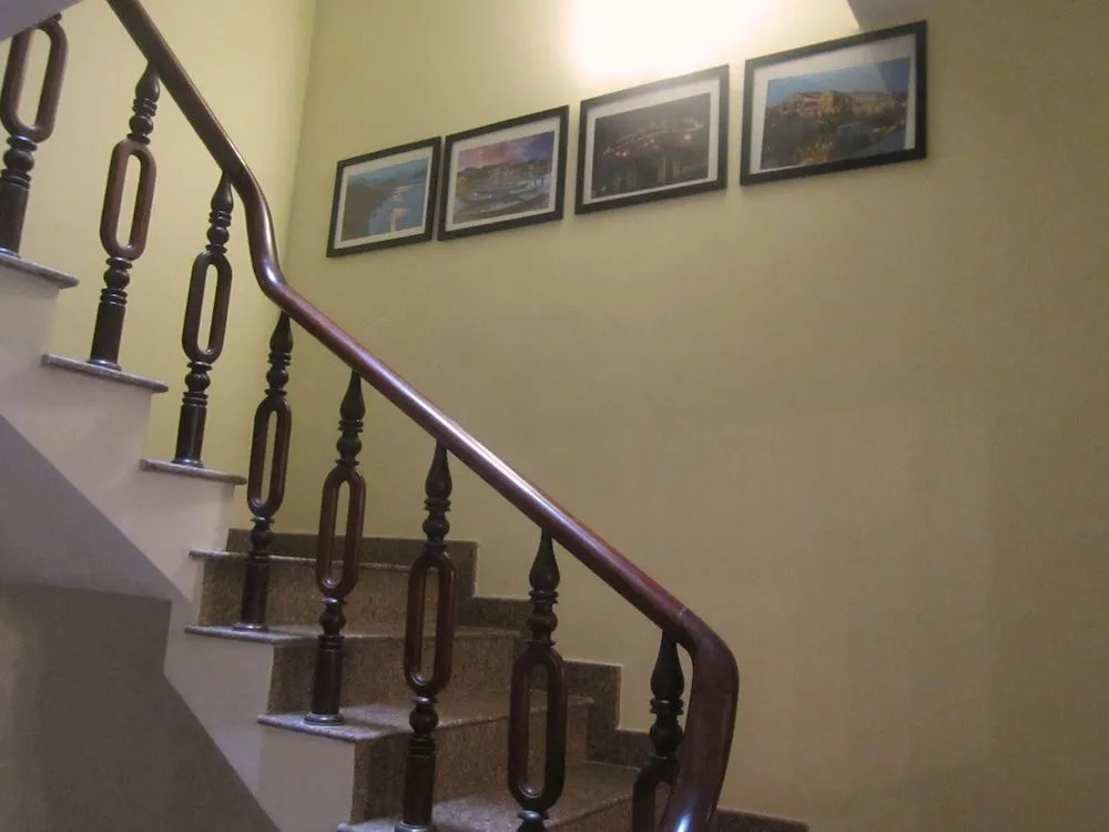 The Lily Hostel and Coffee