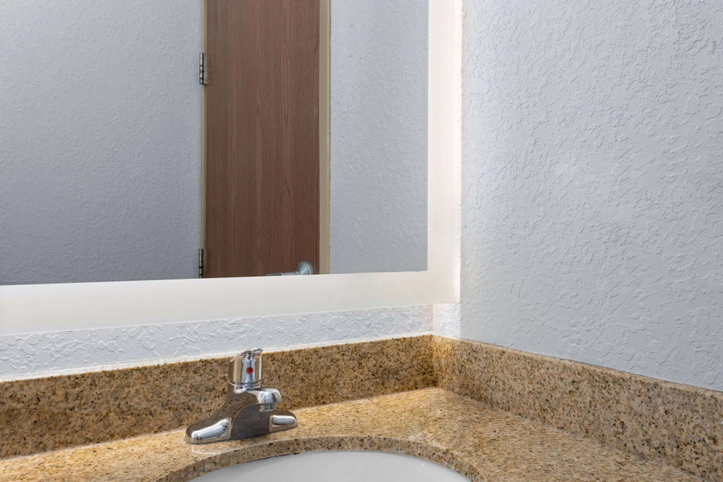 Microtel Inn and Suites - Zephyrhills