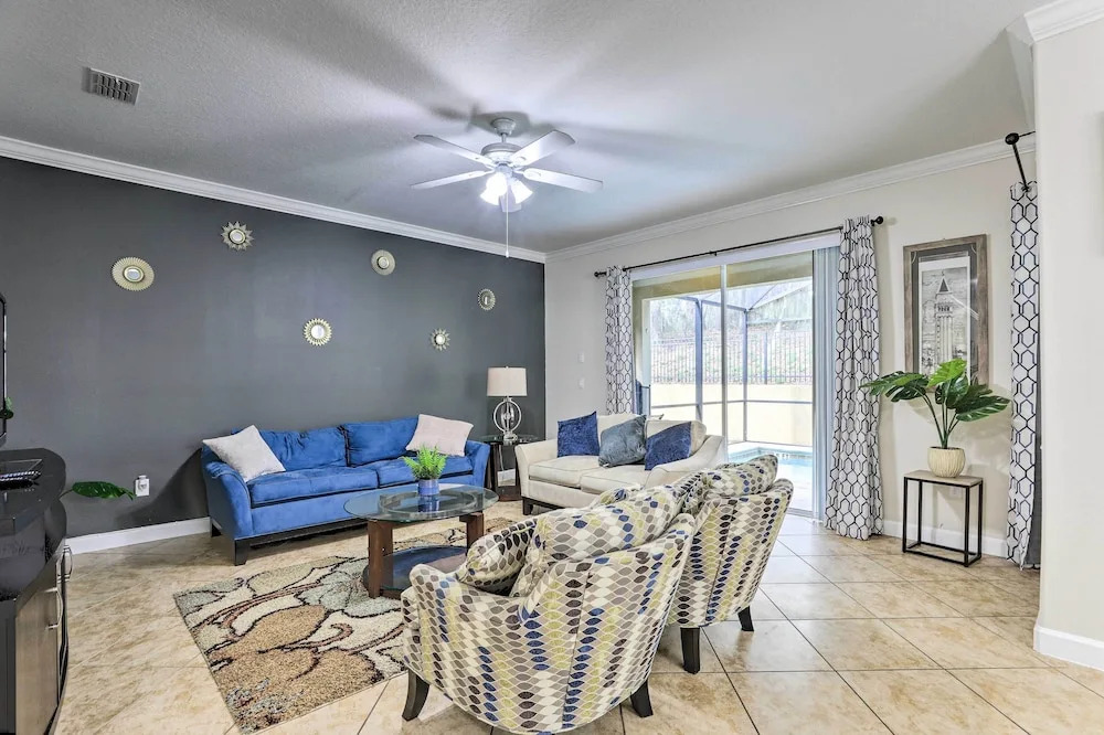 Poolside Oasis in Paradise Palms: 6 Mi to Disney!