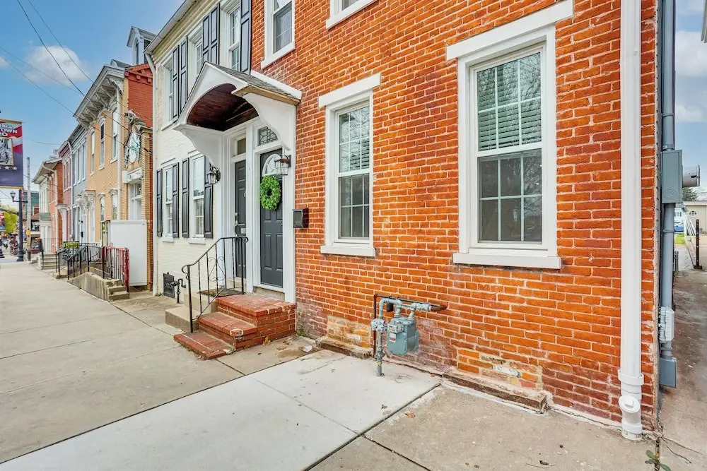 Family-friendly Townhome w/ Patio in Columbia!
