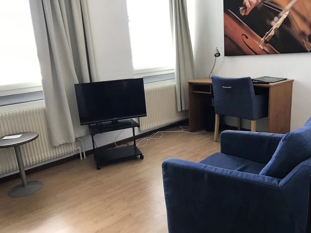 Strand City Hotel