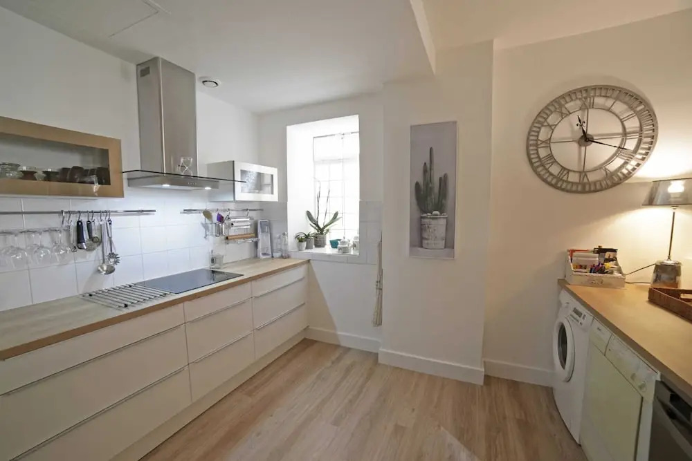 Spacious T3 of 150m2 - Place des Quinconces
