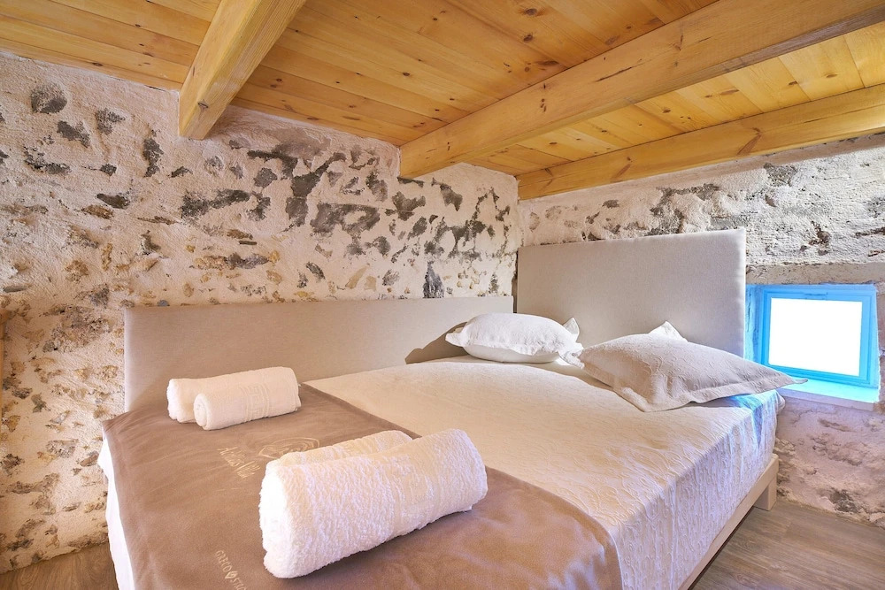 Achilleas Apartments with Sea View