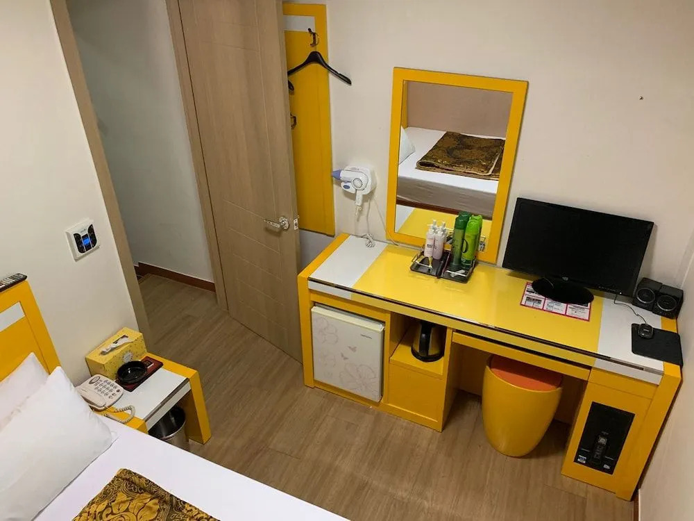 Alma Hotel