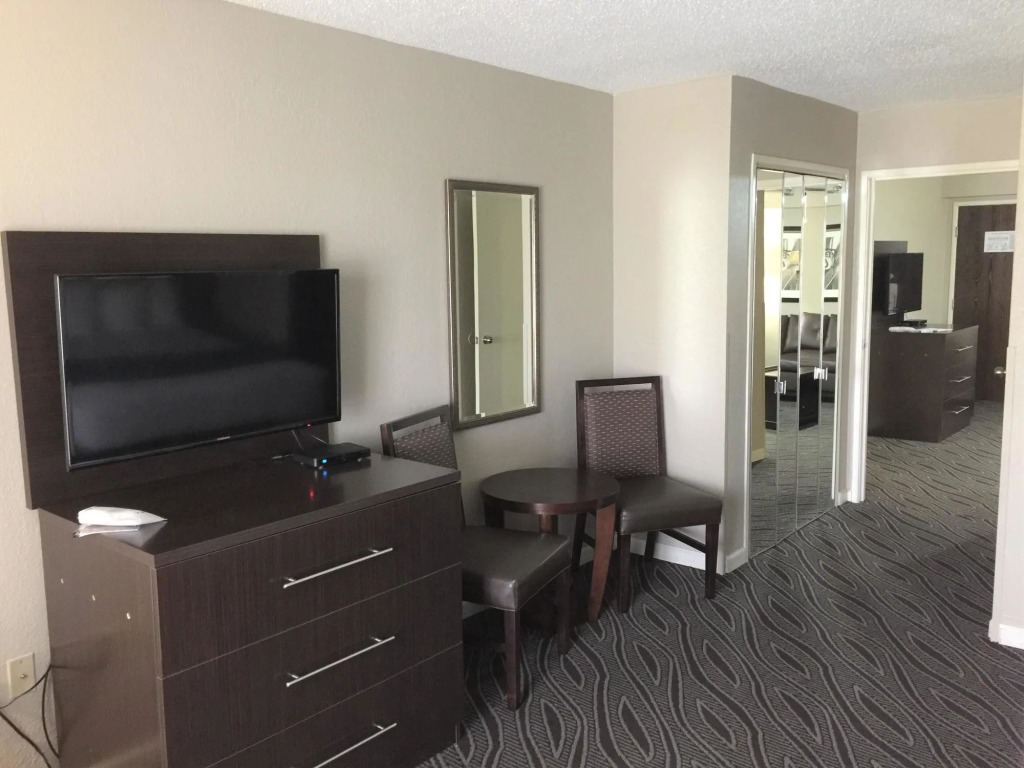Best Western Plus Galleria Inn & Suites