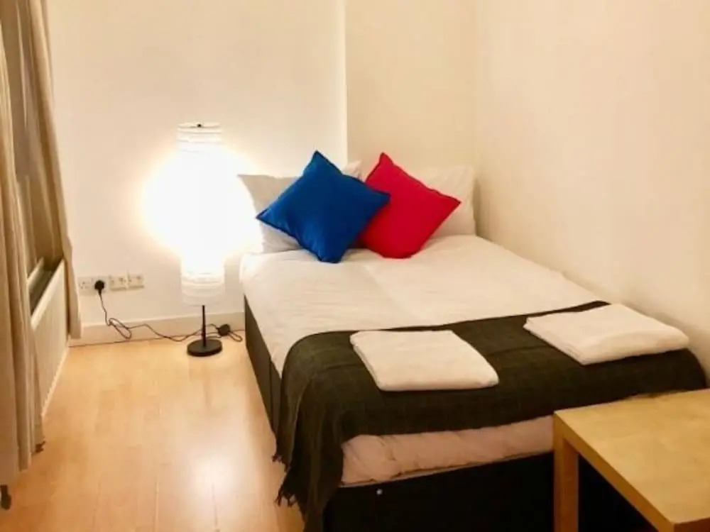HFS Studio Next To Hydepark L11