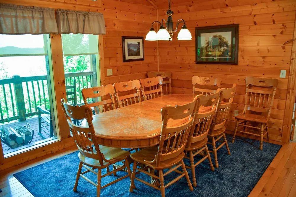 GRANDMOTHER'S - 4 Br Cabin