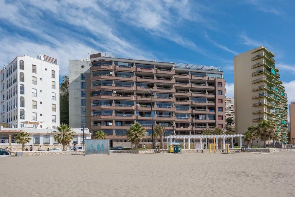 Magnificent 1st Line Beach Condo, Panoramic Sea Views
