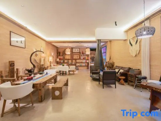 Serene Brit Boutique Hotel Fuxian Lake