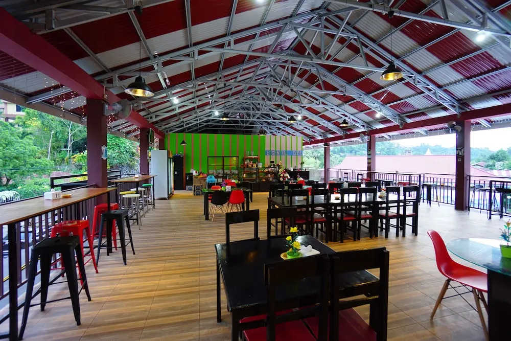 Golden Lake Resort by OYO Rooms