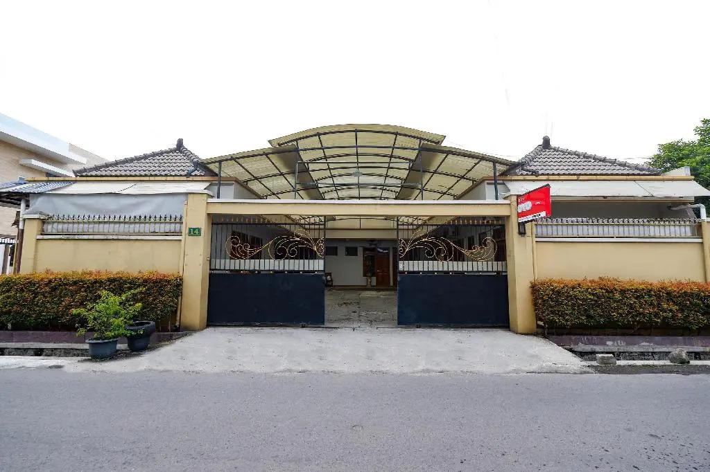OYO 2737 D'KostNearKraton mangkunegaran