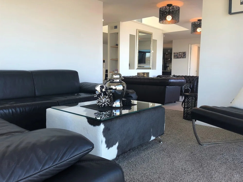Ultimate Luxury on Lake Terrace