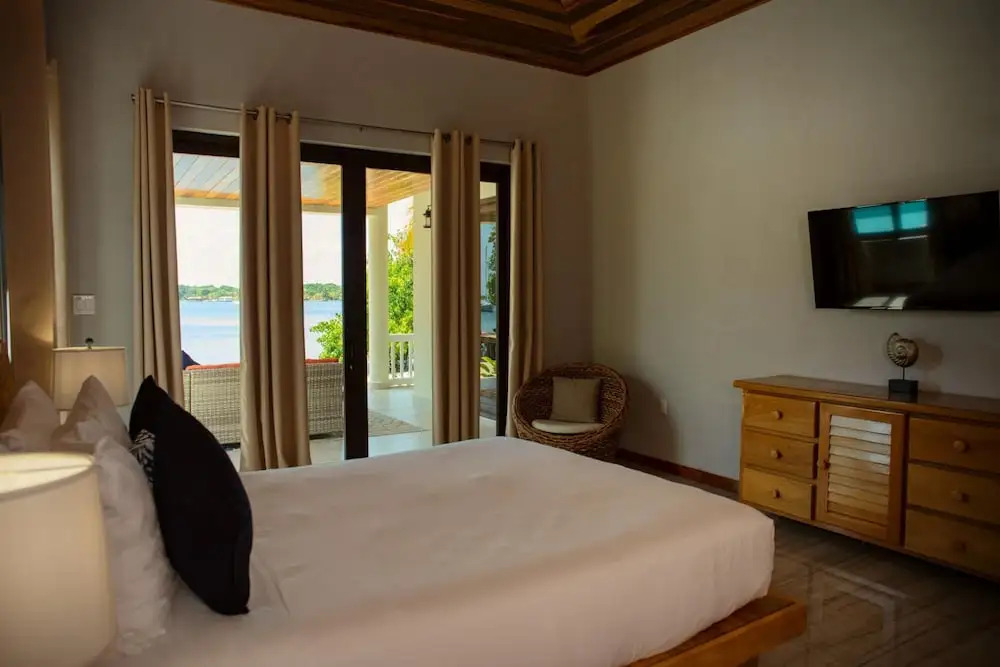 Island Time Gecko - Private Island Beachfront Villa 1 Min From Village