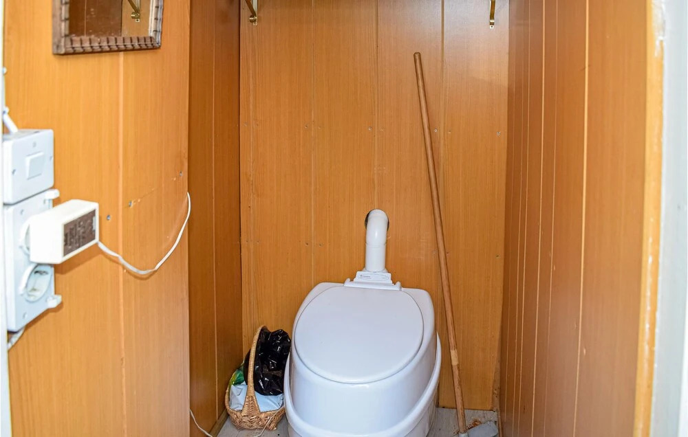 1 Bedroom Lovely Home In Huskvarna