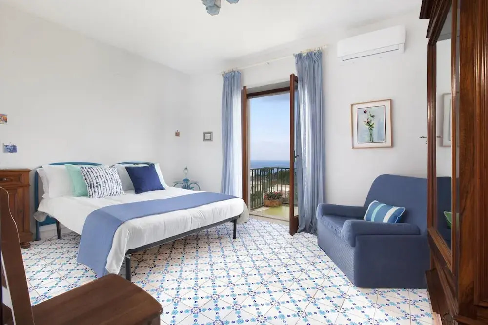 Apartment Miramare With Shared Pool Terraces and Internet Wi-fi