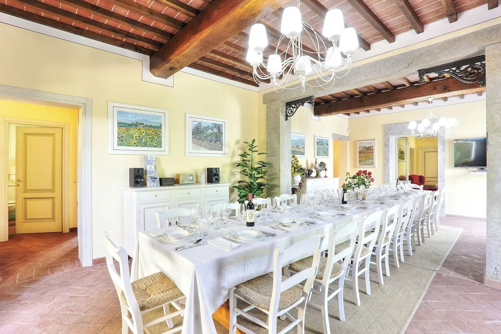 Luxury Villa in Tuscany with Pool near Pisa and Florence - Sixe Bedrooms 12 pl