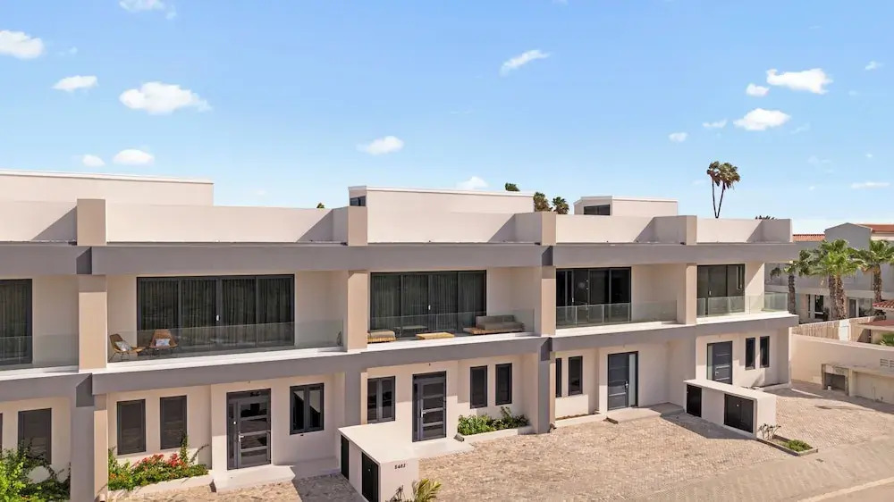 Catalina Residence Apt 3 - L.g. Smith Boulevard 546-j