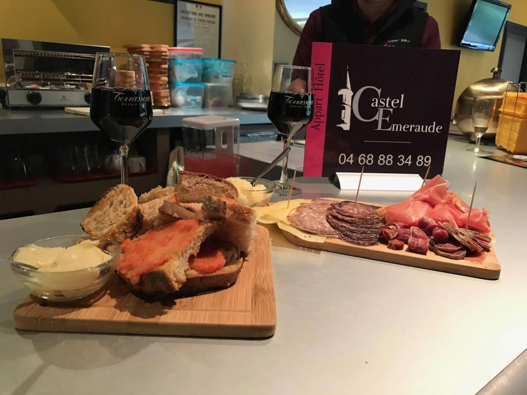 AppartHotel-Restaurant Castel Emeraude