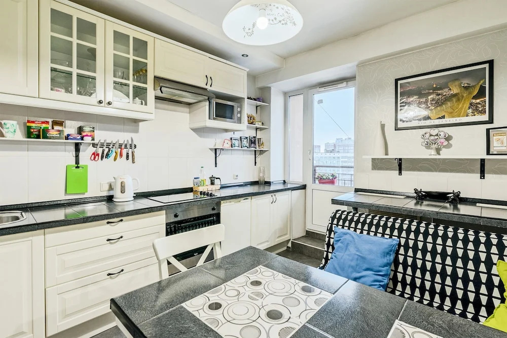 InRoomSPb