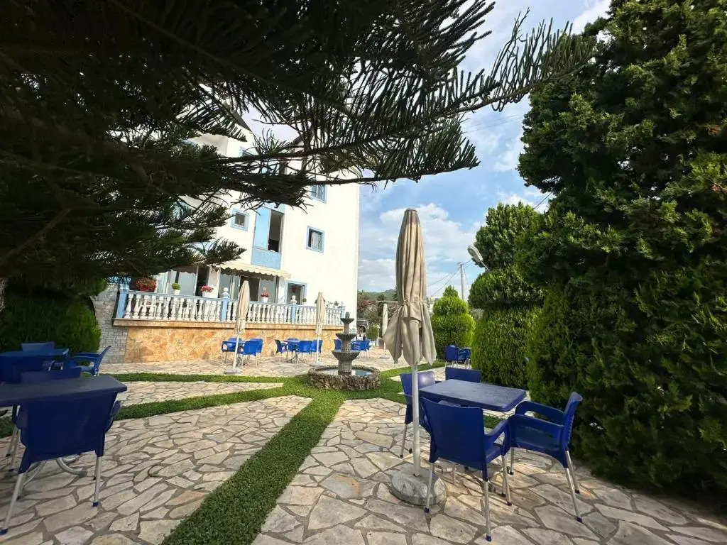 Esmeralda Hotel & Restaurant