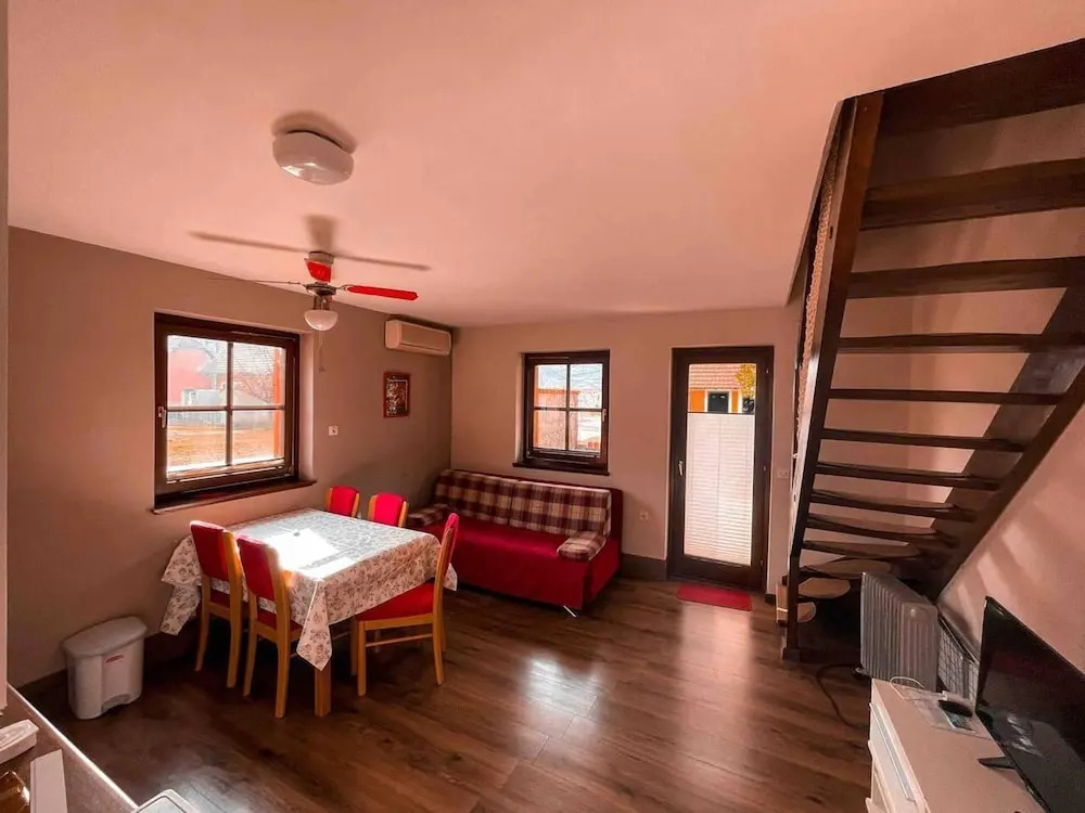 Lovely 2-bedroom House in Terme Catez