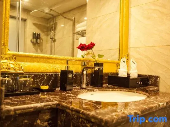 Kaiyang Tianping Hotel (High-speed Railway Station Jinhu Center)