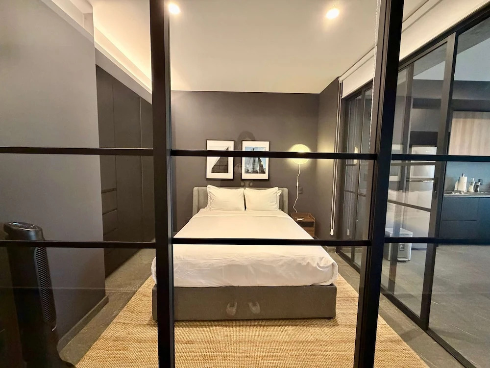 w Modern Cozy 1BR w Terrace in Tabacalera