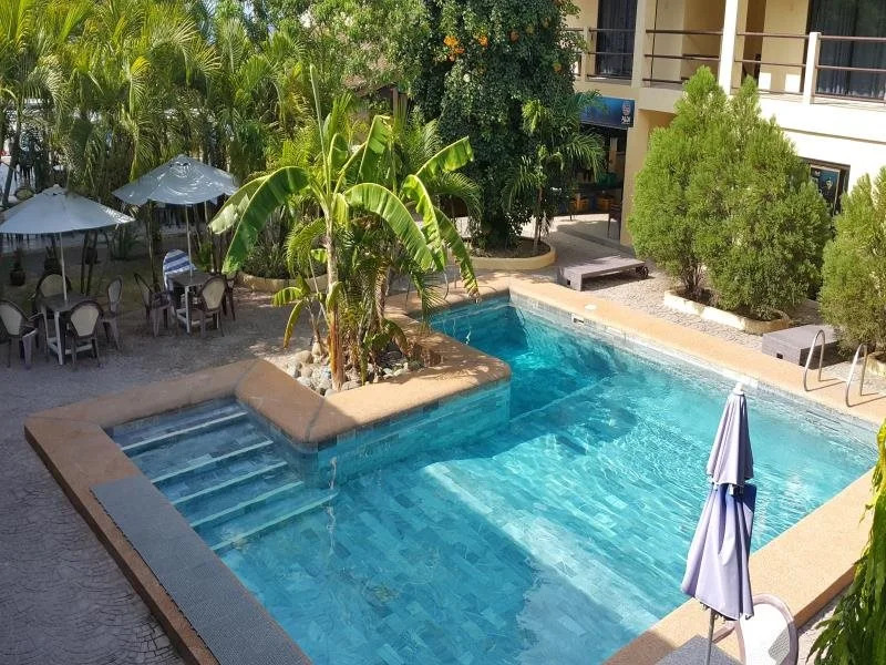 Lalaguna Beach Club & Dive Centre